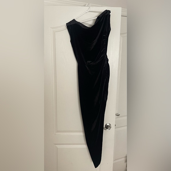 Norma Kamali Drop Shoulder Side Drape Gown in Black velvet - Picture 8 of 13